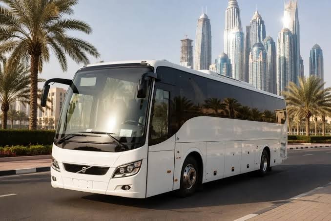 30 Seater Luxury Bus